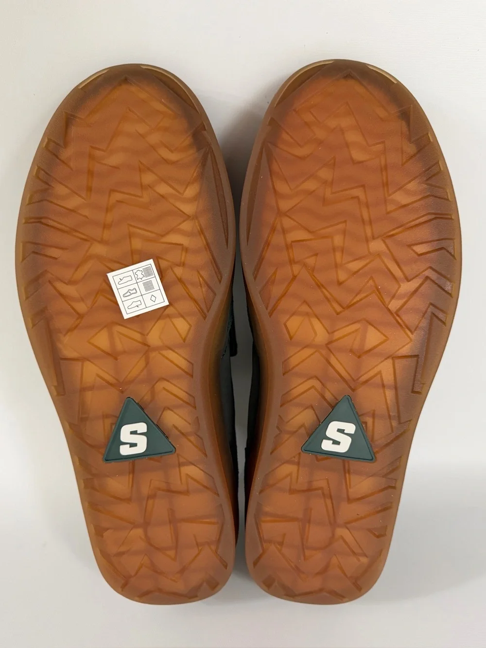 Skechers Streetwear Men’s Size 10.5 Green Leather Sneakers Air-Cooled Memory Foa